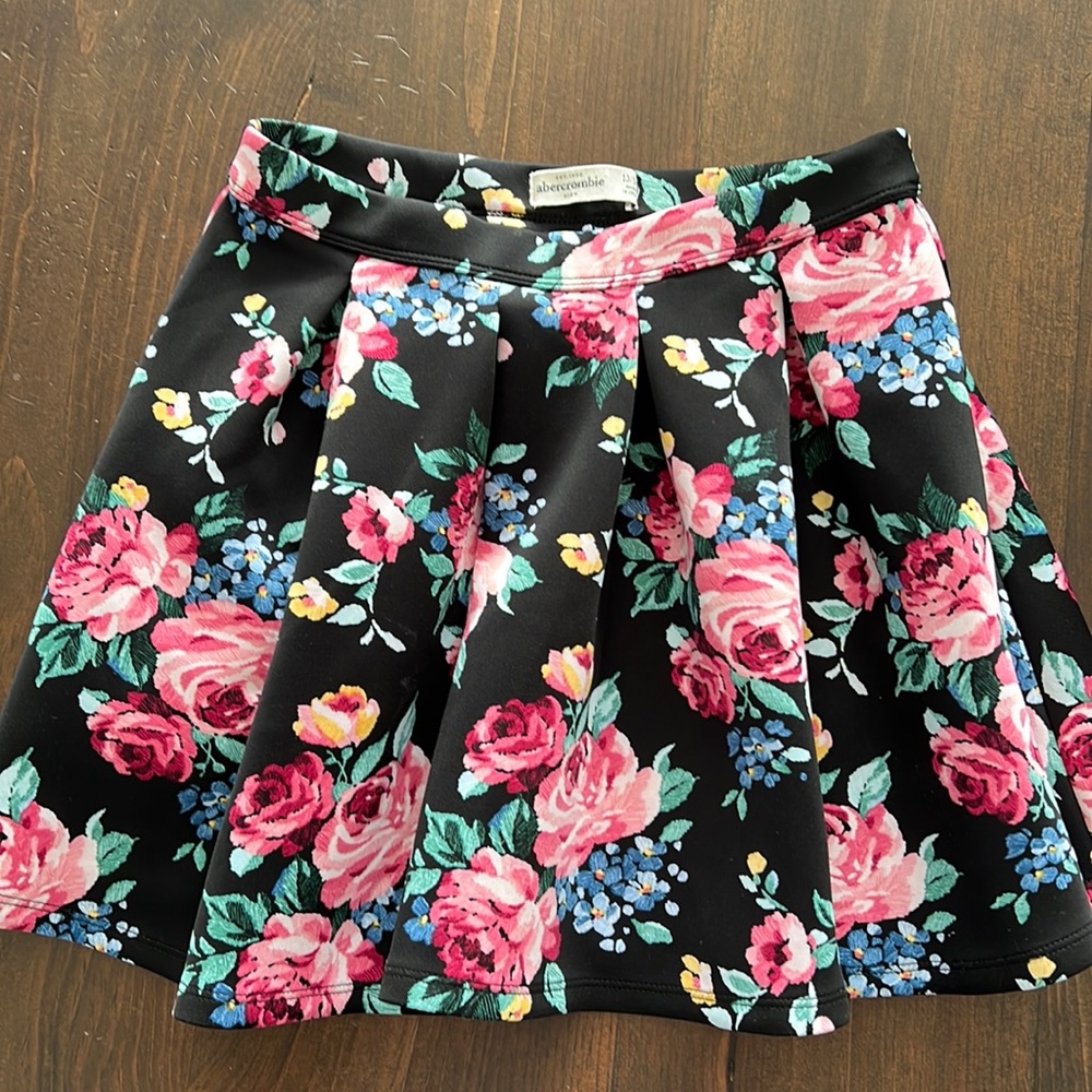Abercrombie skirt. Girls size 13/14.